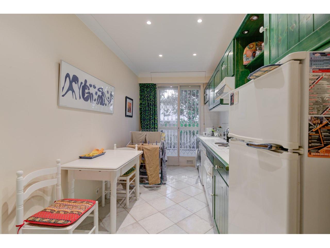 Appartement 3 Pièce(s) 76m2 à vendre 860 000 € / cuisine