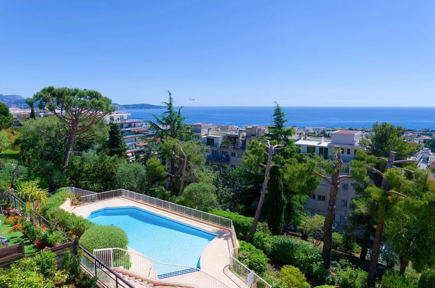 Nice Riviera - Agence Immobiliére Nice Côte d'Azur | SUPERBE APPARTEMENT AVEC VUE PANORAMIQUE MER SUR LA CORNICHE FLEURIE