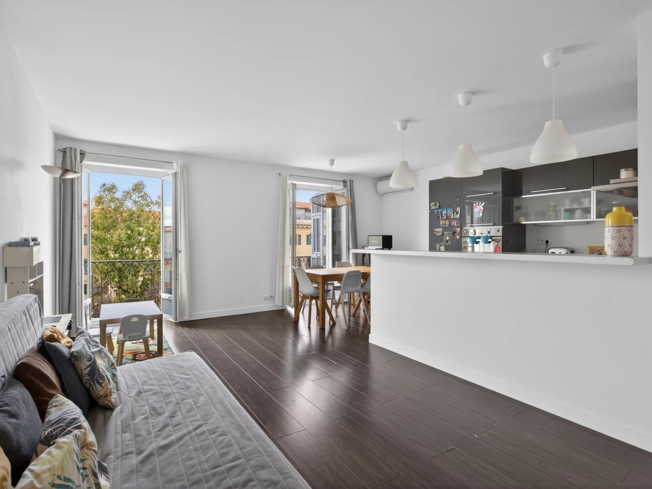 NICE, WILSON DISTRICT – TOP FLOOR WITH BALCONY AND VIEWS