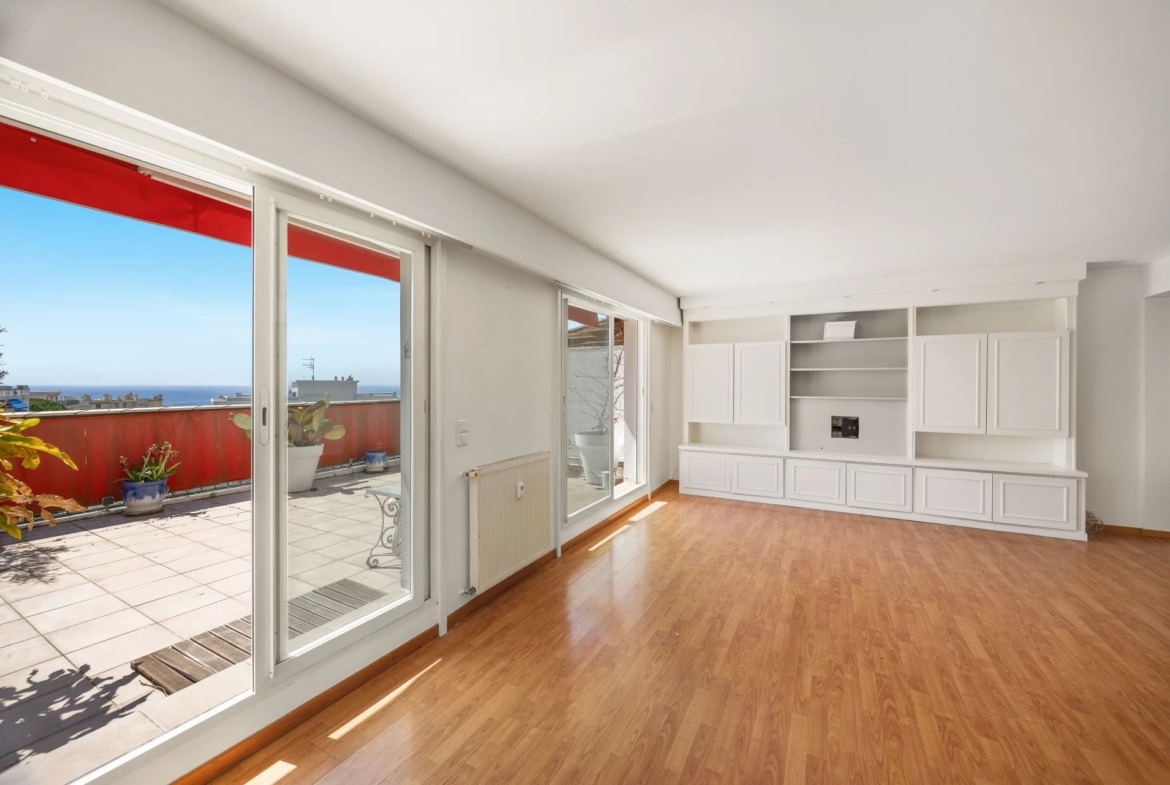 NICE OUEST FAC DE LETTRE – SUPERBE DERNIER ETAGE  AVEC GRANDES TERRASSES ET VUE MER