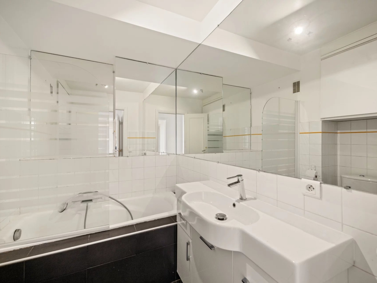NICE OUEST FAC DE LETTRE – SUPERBE DERNIER ETAGE  AVEC GRANDES TERRASSES ET VUE MER
