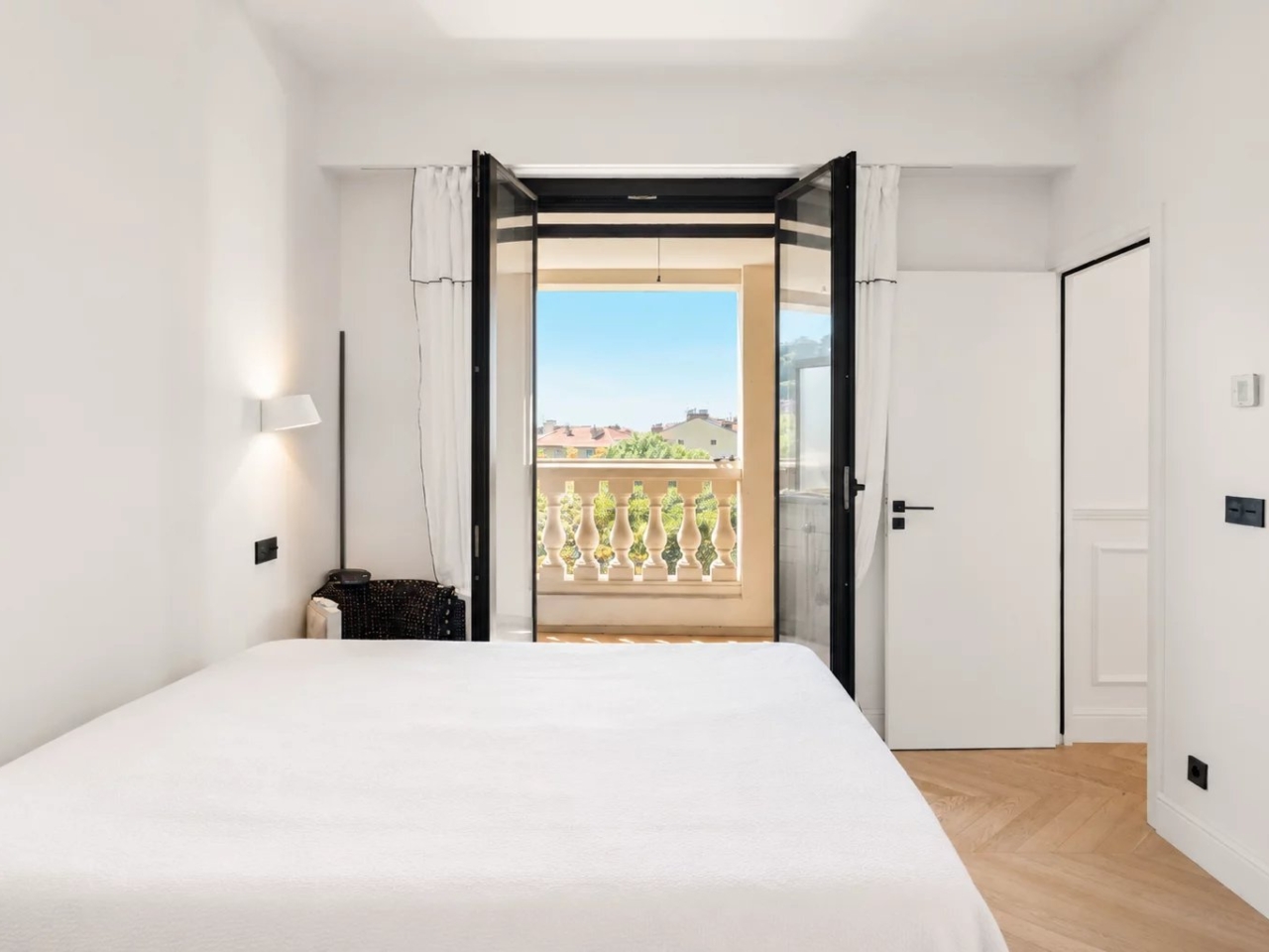 SUPERBE APPARTEMENT AVEC VUE PANORAMIQUE AU COEUR DE LA VILLE