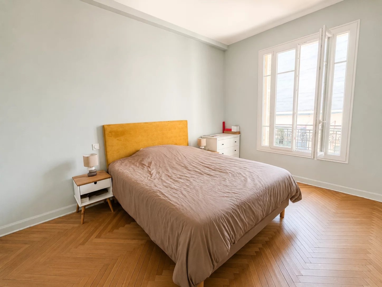 Bel appartement dans immeuble bourgeois au coeur de la Libération