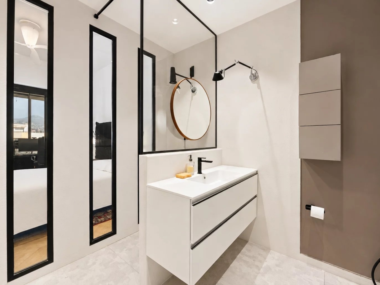 SUPERBE APPARTEMENT AVEC VUE PANORAMIQUE AU COEUR DE LA VILLE