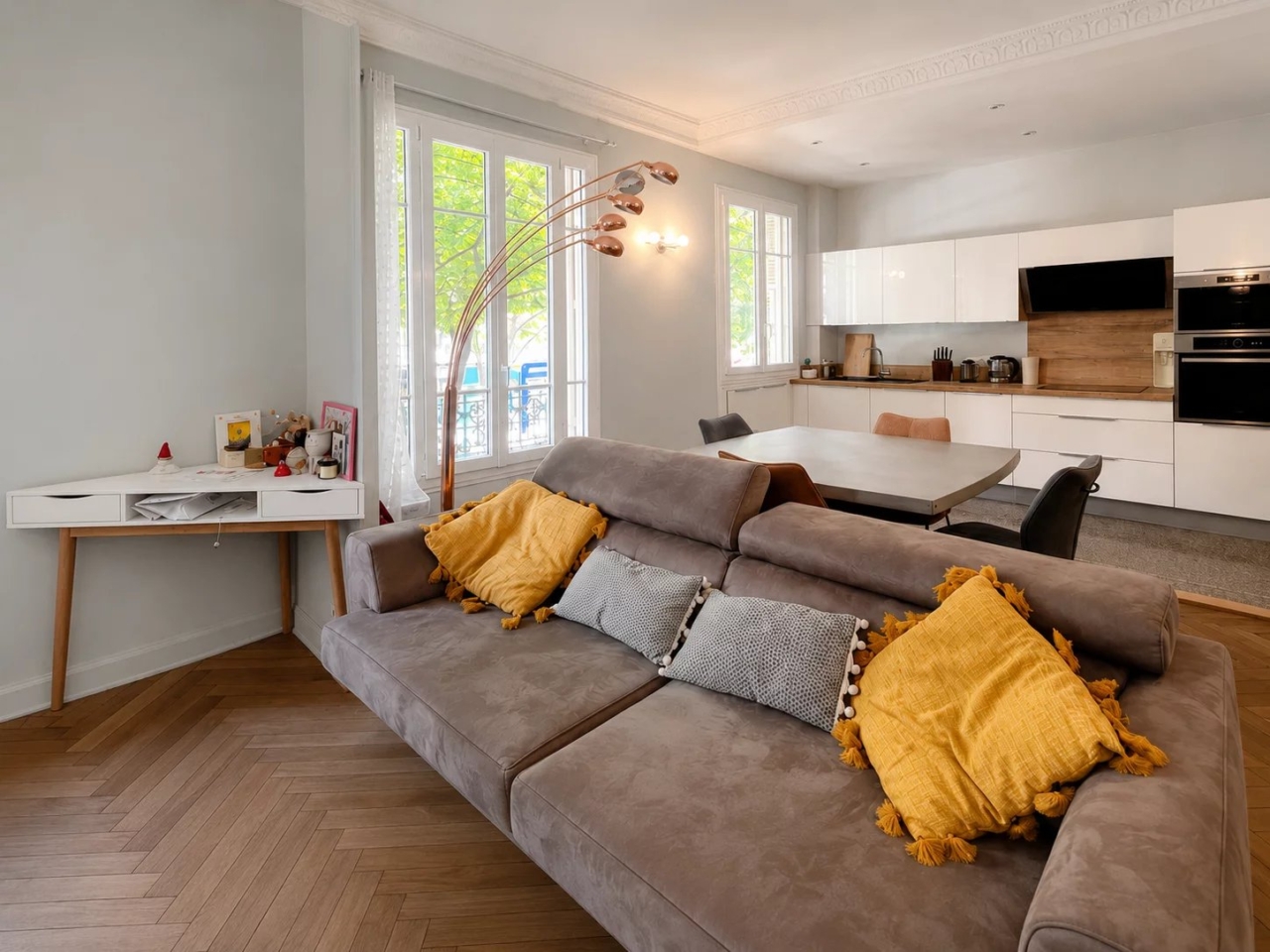 Bel appartement dans immeuble bourgeois au coeur de la Libération
