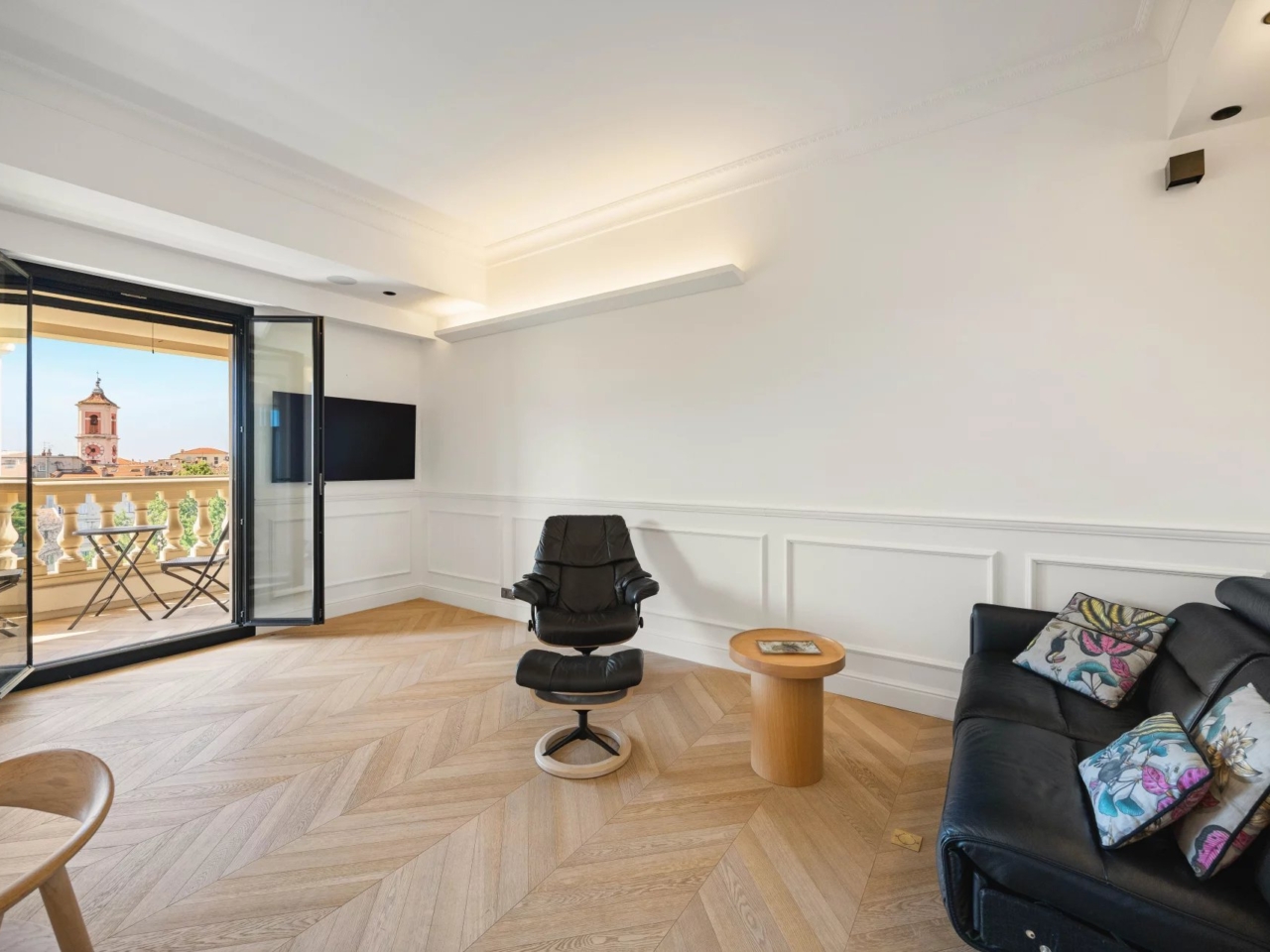 SUPERBE APPARTEMENT AVEC VUE PANORAMIQUE AU COEUR DE LA VILLE