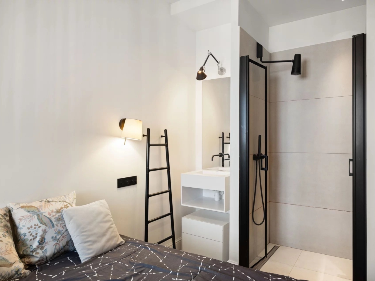 SUPERBE APPARTEMENT AVEC VUE PANORAMIQUE AU COEUR DE LA VILLE