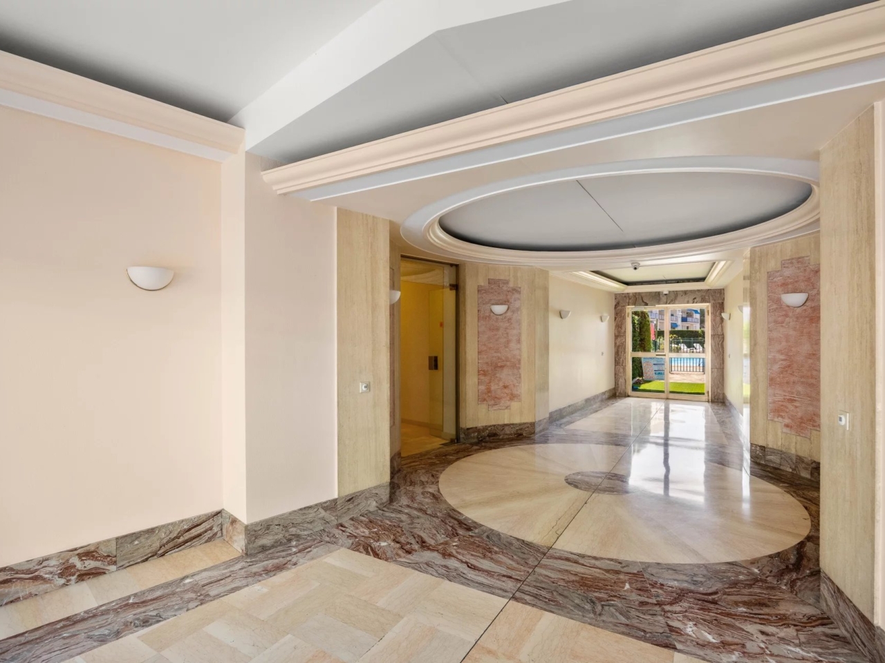 NICE OUEST FAC DE LETTRE – SUPERBE DERNIER ETAGE  AVEC GRANDES TERRASSES ET VUE MER