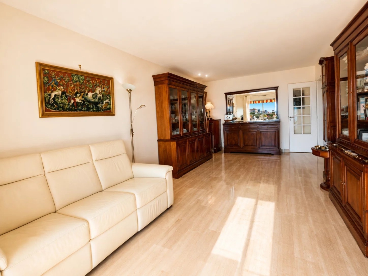 NICE CORNICHE BELLEVUE – DANS UNE RESIDENCE DE STANDING AVEC PISCINE,  GRAND 3 P DE 80M2 AVEC VUE PANORAMIQUE